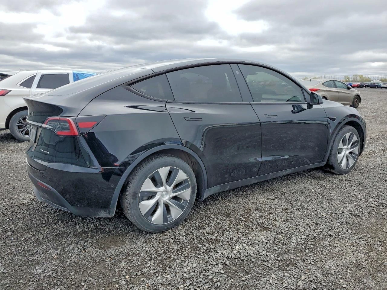 Tesla Model Y, снимка 3 - Автомобили и джипове - 54663750