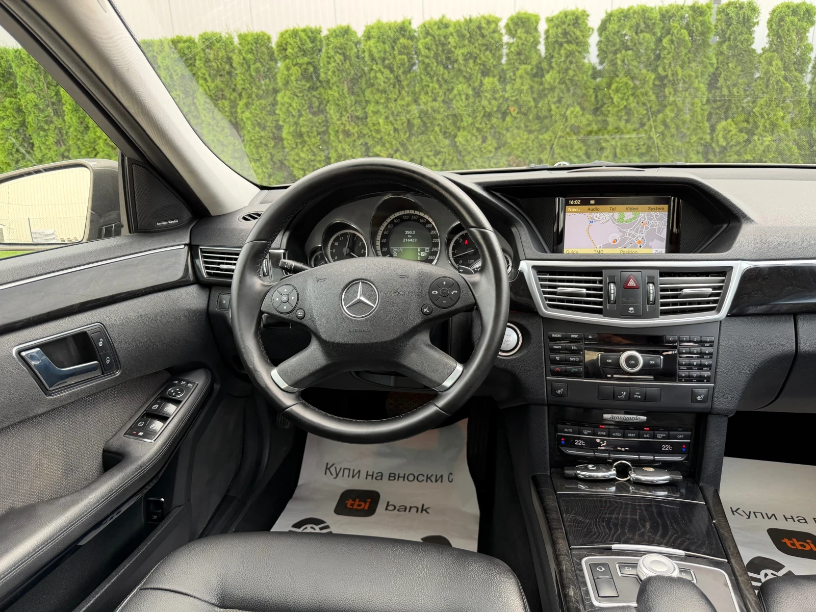 Mercedes-Benz E 300 cdi* Панорама* Start-Stop* Harman&Kardon* ЛИЗИНГ* , снимка 8 - Автомобили и джипове - 54775728