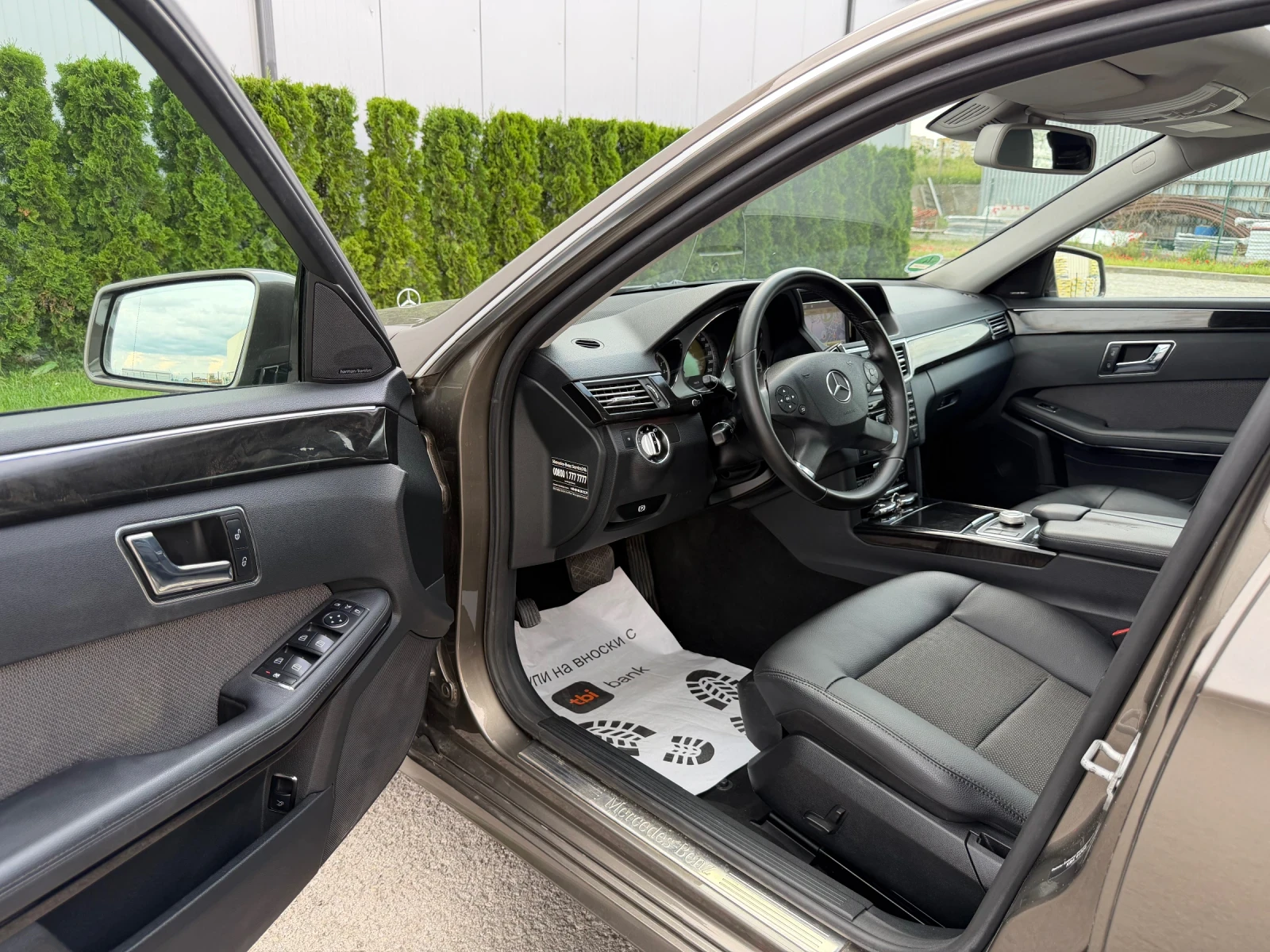 Mercedes-Benz E 300 cdi* Панорама* Start-Stop* Harman&Kardon* ЛИЗИНГ* , снимка 6 - Автомобили и джипове - 54775728