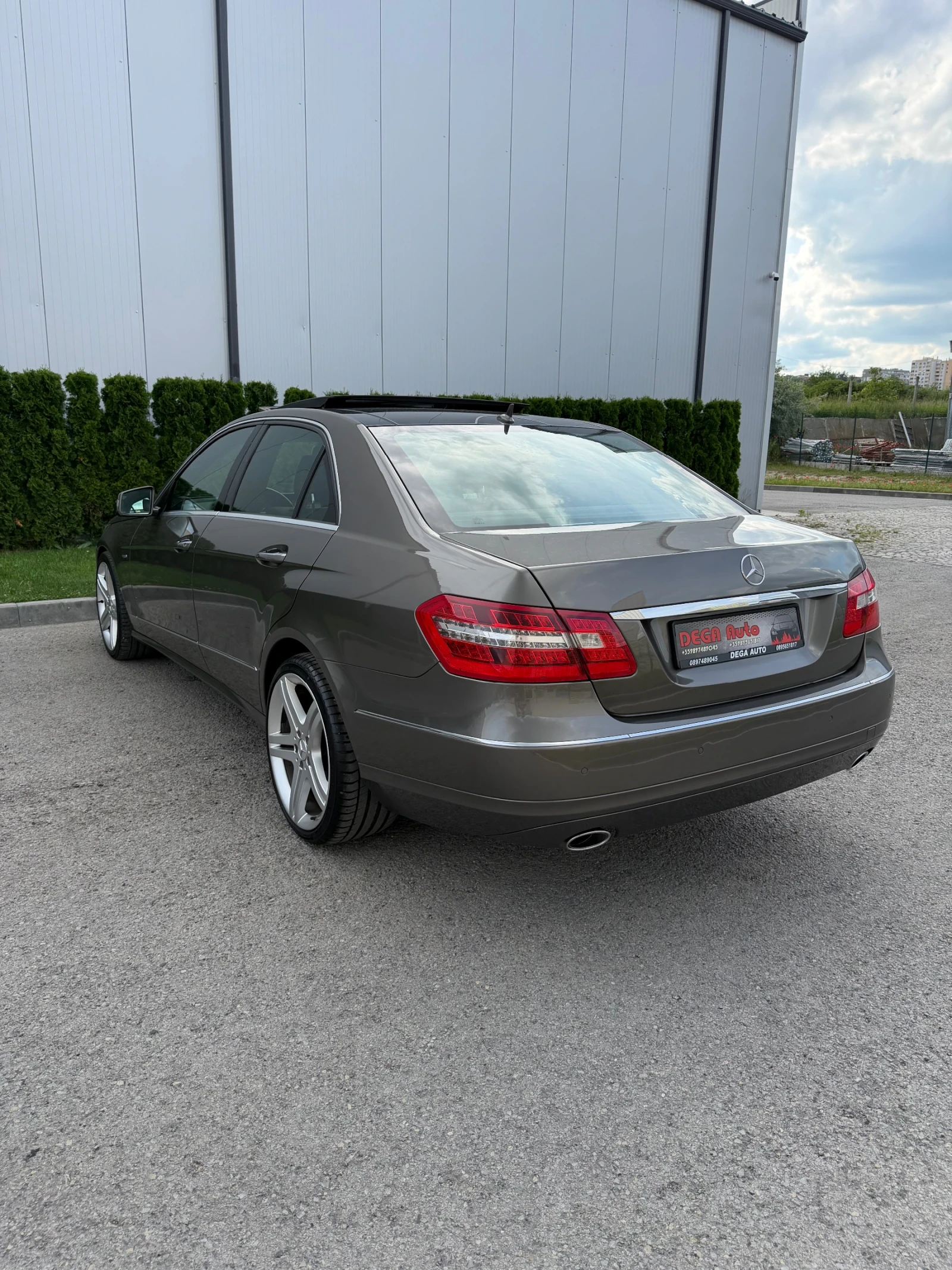 Mercedes-Benz E 300 cdi* Панорама* Start-Stop* Harman&Kardon* ЛИЗИНГ* , снимка 5 - Автомобили и джипове - 54775728