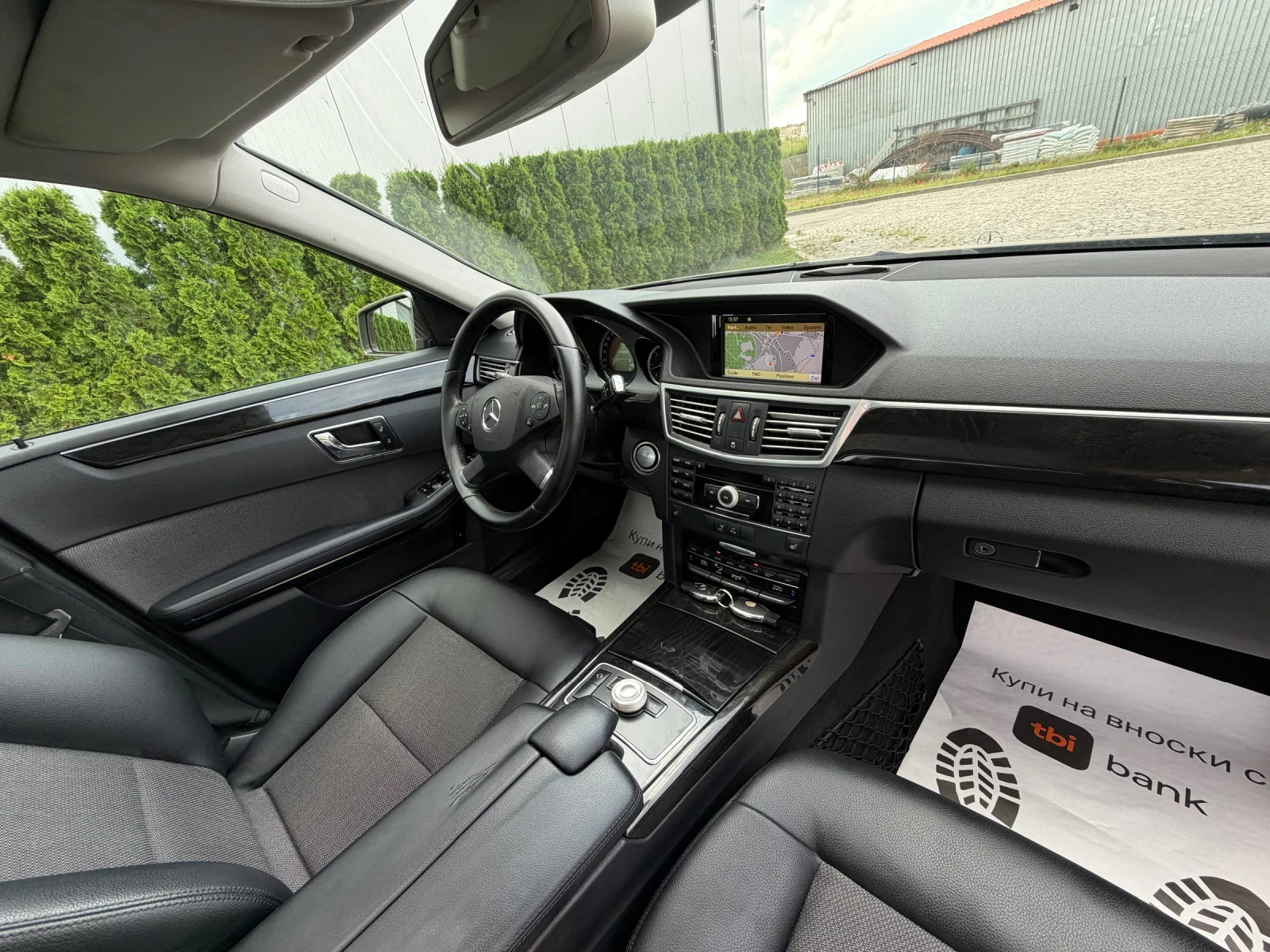 Mercedes-Benz E 300 cdi* Панорама* Start-Stop* Harman&Kardon* ЛИЗИНГ* , снимка 12 - Автомобили и джипове - 54775728
