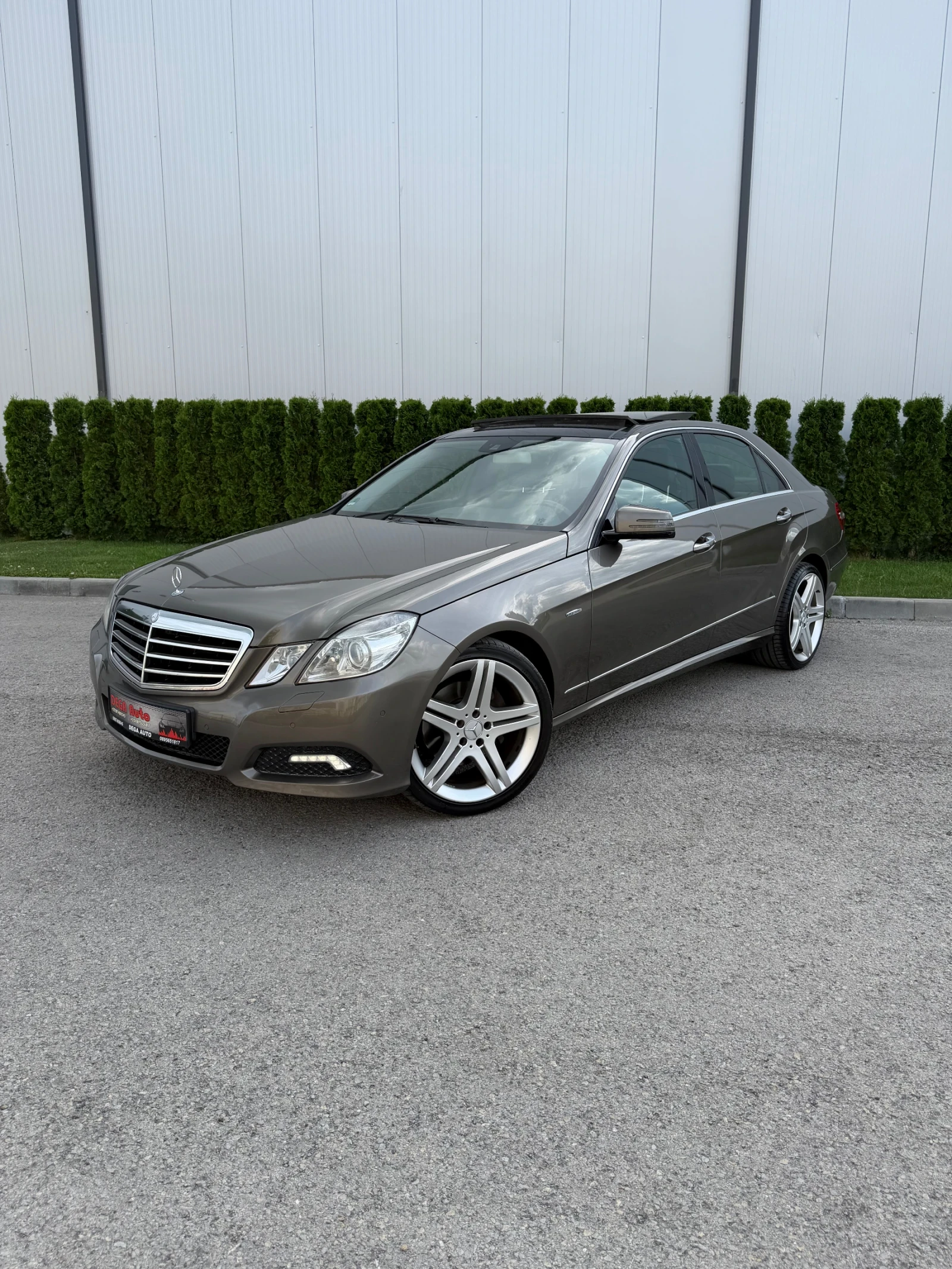 Mercedes-Benz E 300 cdi* Панорама* Start-Stop* Harman&Kardon* ЛИЗИНГ* , снимка 2 - Автомобили и джипове - 54775728