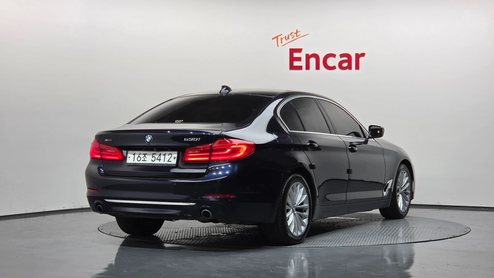 BMW 530 * ДИСТРОНИК* ОБДУХВАНЕ* HEAD UP* , снимка 3 - Автомобили и джипове - 55061097