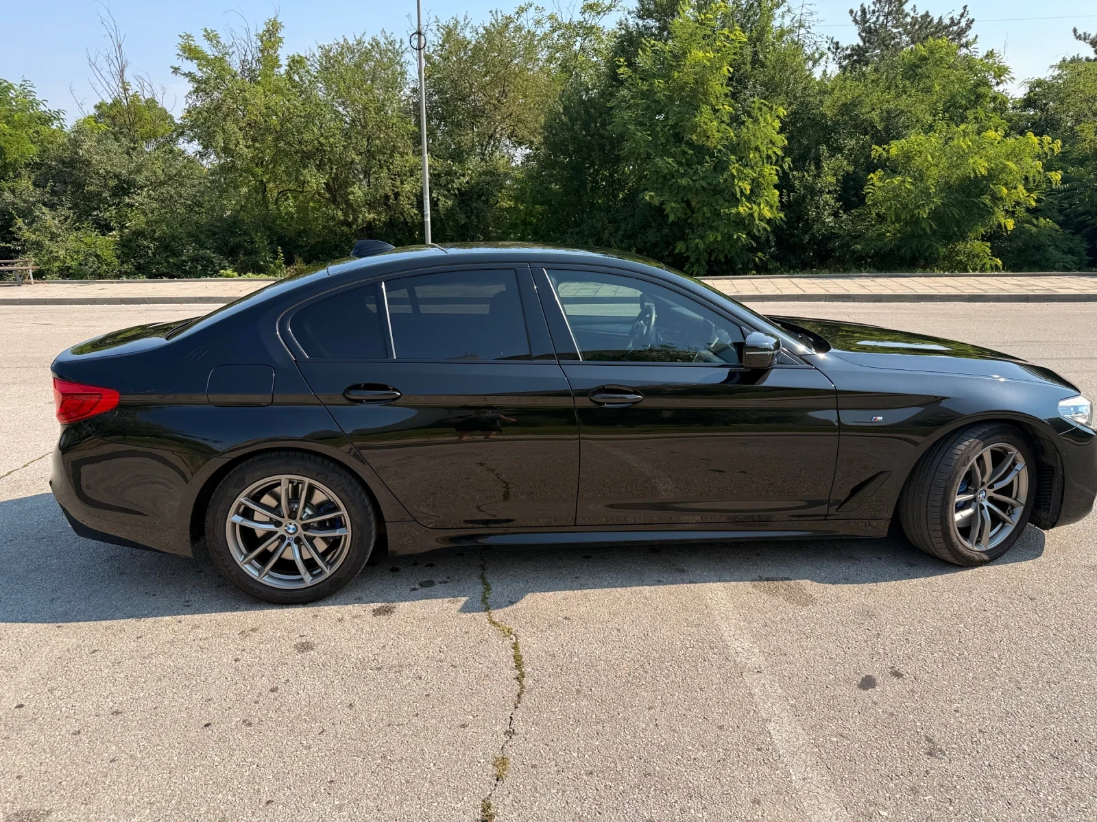 BMW 530 HUD M-PACK X- Drive, снимка 4 - Автомобили и джипове - 55112240