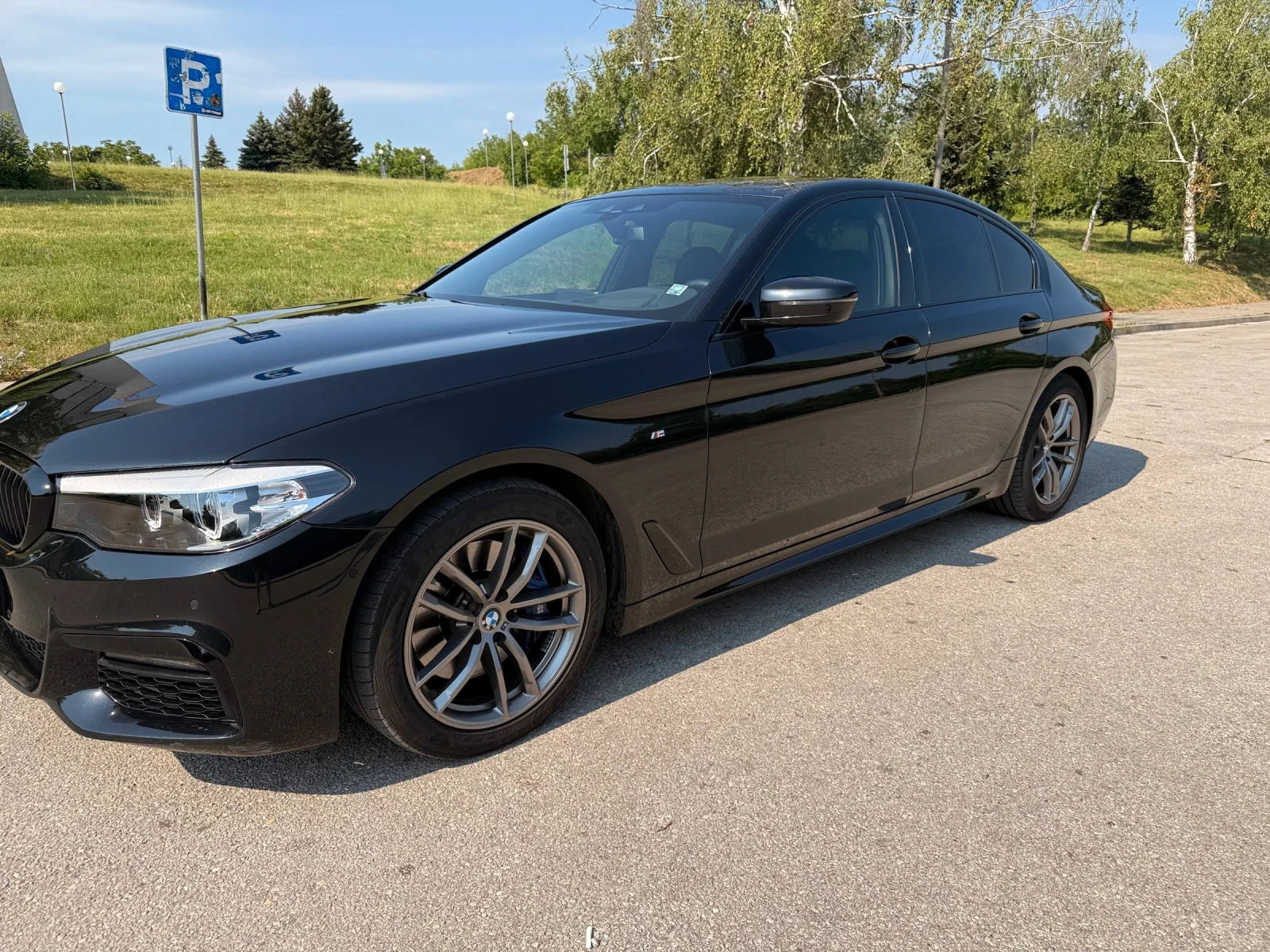 BMW 530 HUD M-PACK X- Drive, снимка 3 - Автомобили и джипове - 55112240