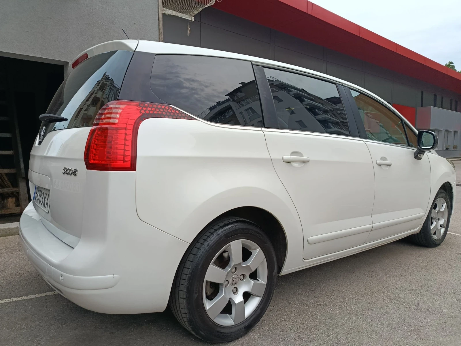 Peugeot 5008 2.0HDI, снимка 4 - Автомобили и джипове - 55401371