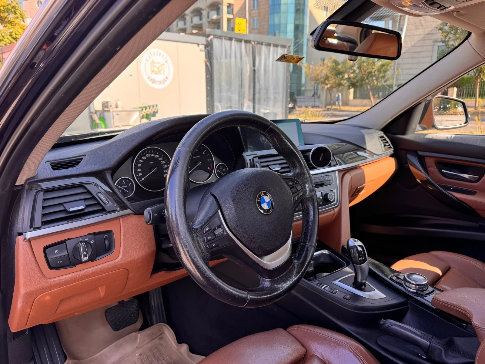 BMW 320, снимка 11 - Автомобили и джипове - 55871661