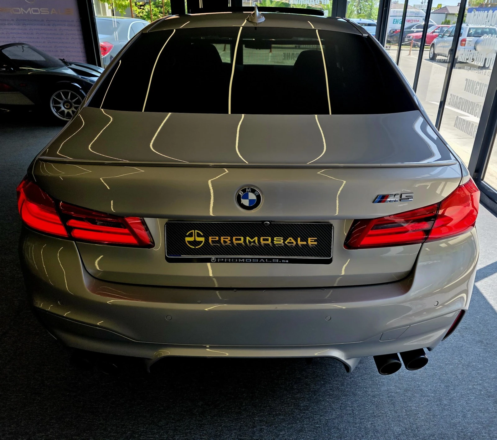 BMW M5 xDrive* B&W* Full* Обдух* ЛИЗИНГ , снимка 5 - Автомобили и джипове - 56200676