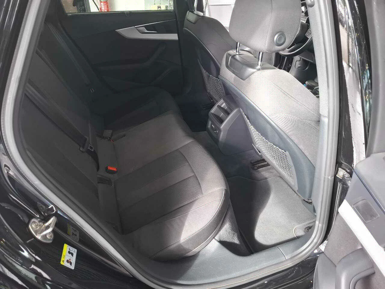 Audi A4 Avant 40 TDI LED Navi, снимка 6 - Автомобили и джипове - 56719257