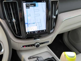 Volvo XC60 Plus Dark Theme/CARFAX/2 ключа/Подгрев/Пано/Клип, снимка 8