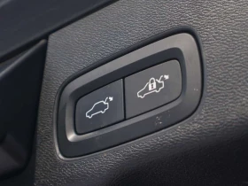 Volvo XC60 * R Design Heated Seats Pano Roof * CARFAX * ЦЕНА  - 23350 € / 45668.63 лв. - 27742449 14