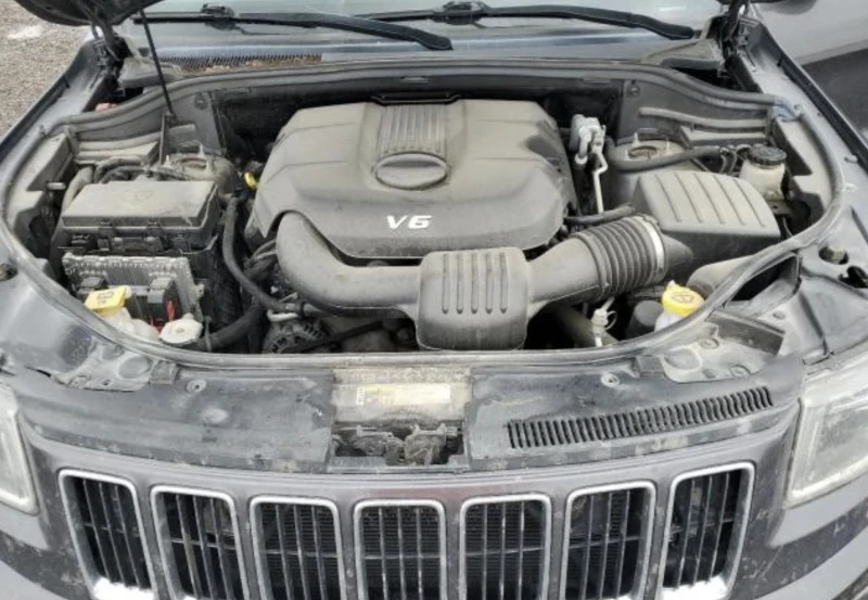 Jeep Grand cherokee, снимка 12 - Автомобили и джипове - 48536903