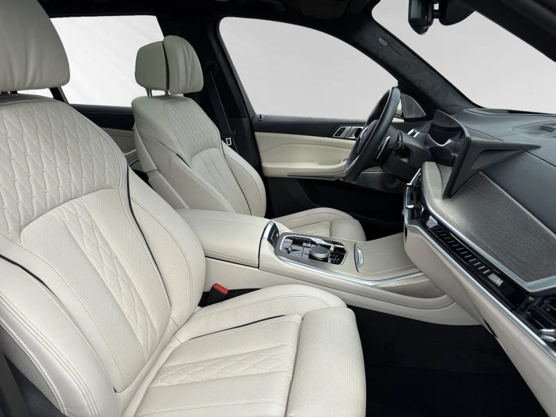 BMW X7 M60i/xDrive/FACELIFT/B&W/PANO/HEAD UP/360/, снимка 10 - Автомобили и джипове - 52467990