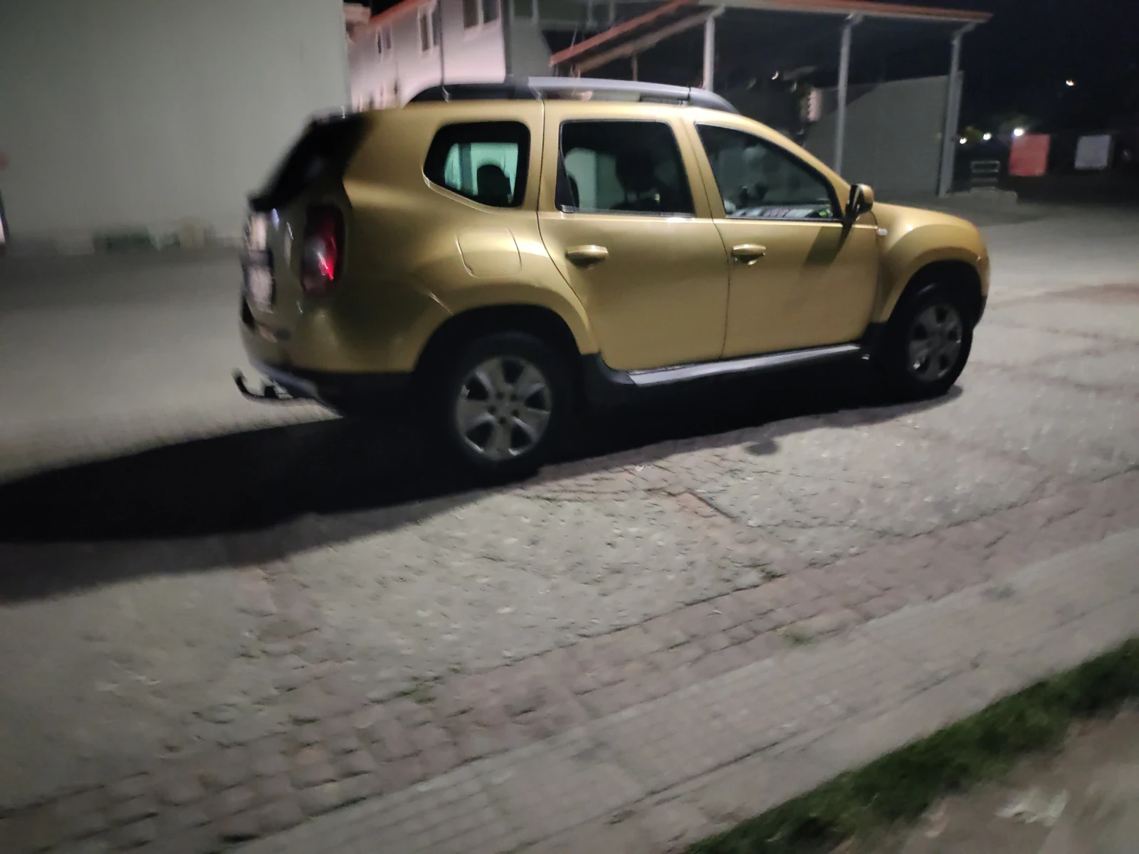 Dacia Duster SUV  - изображение 7