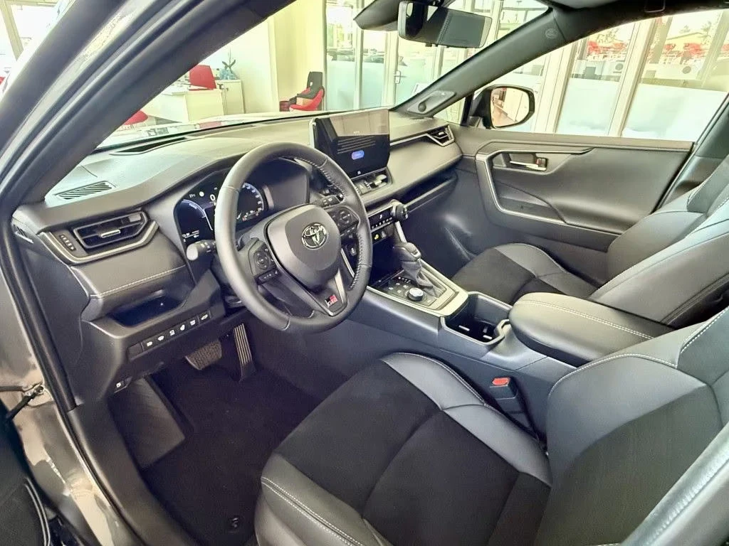 Toyota Rav4 НОВ!/GR-SPORT/306HP/PHEV/360CAM/CARPLAY/DIGI/631f - изображение 10