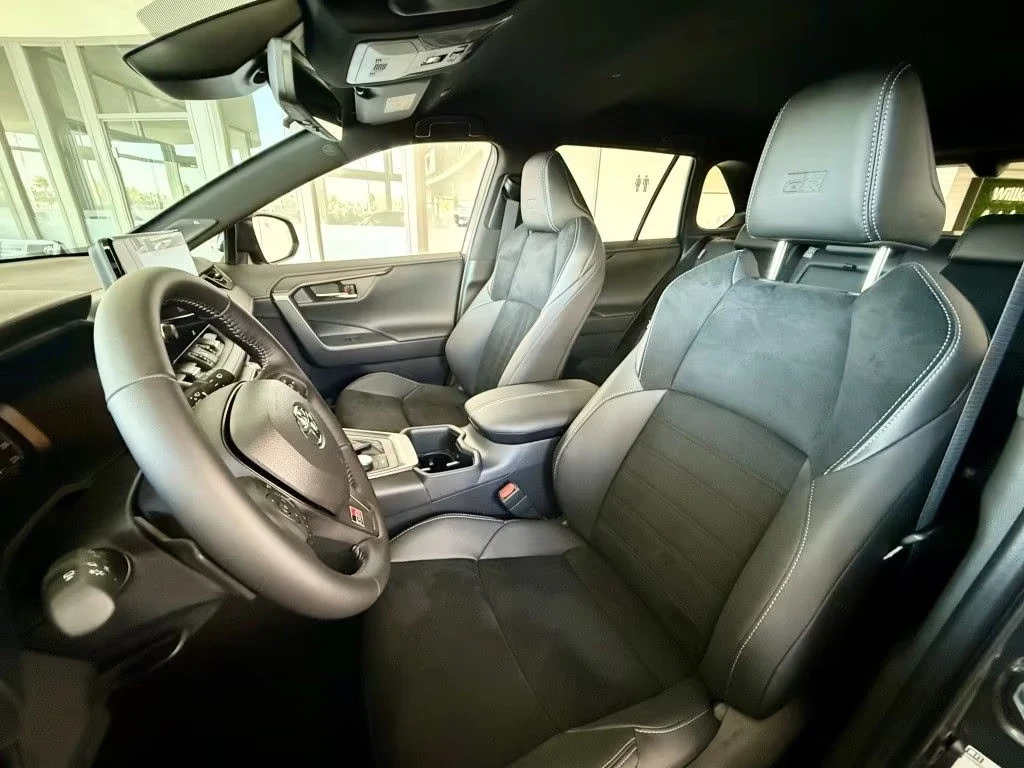 Toyota Rav4 НОВ!/GR-SPORT/306HP/PHEV/360CAM/CARPLAY/DIGI/631f - изображение 9