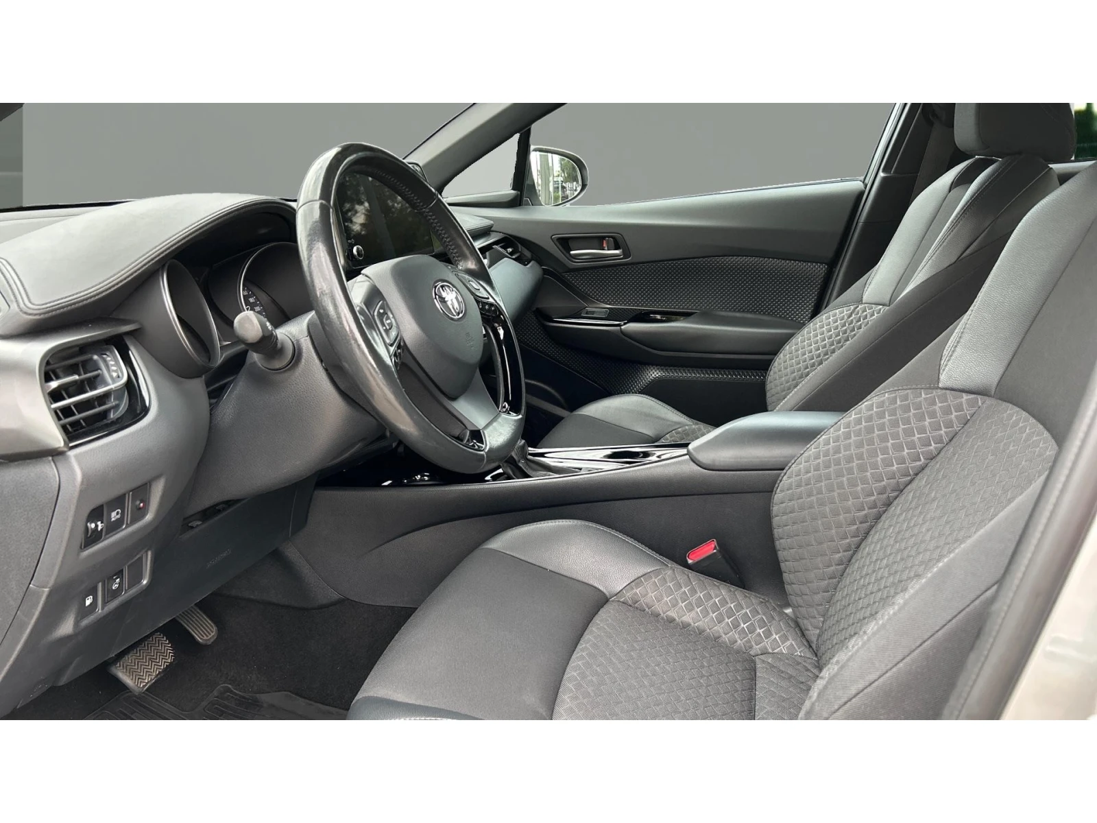 Toyota C-HR    470 . | Mobile.bg   12