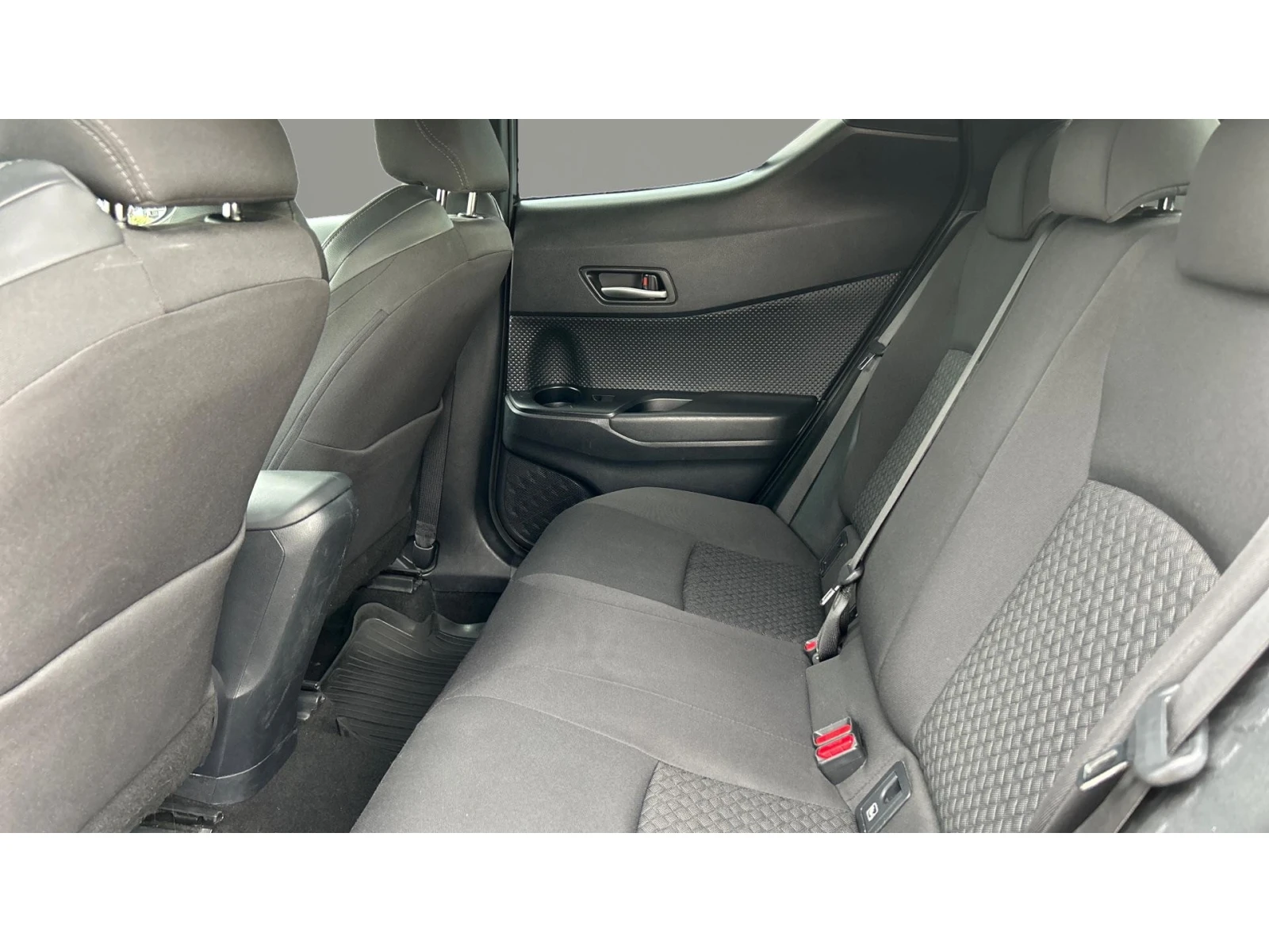 Toyota C-HR    470 . | Mobile.bg   11