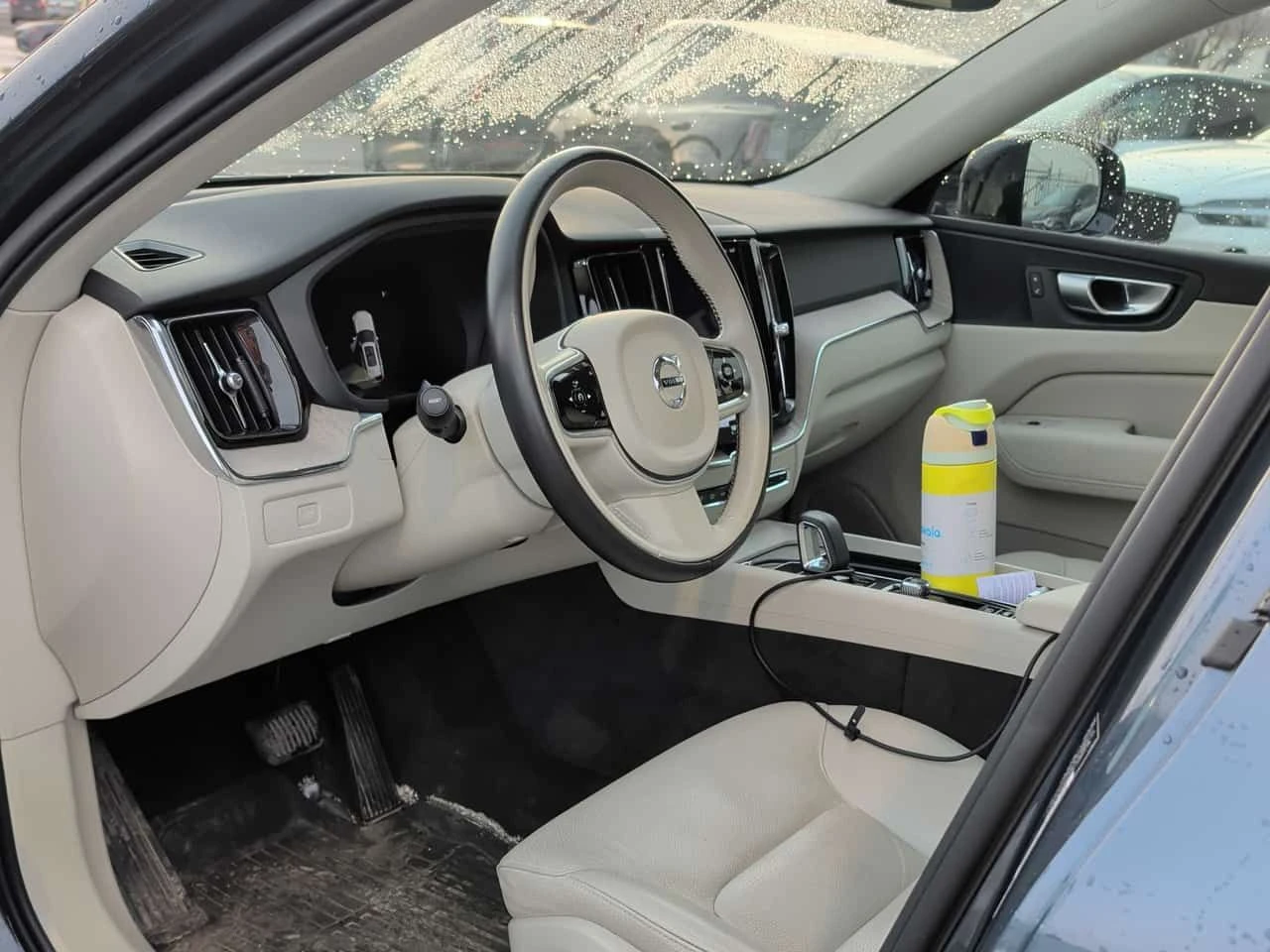 Volvo XC60 Plus Dark Theme/CARFAX/2 ключа/Подгрев/Пано/Клип - изображение 6