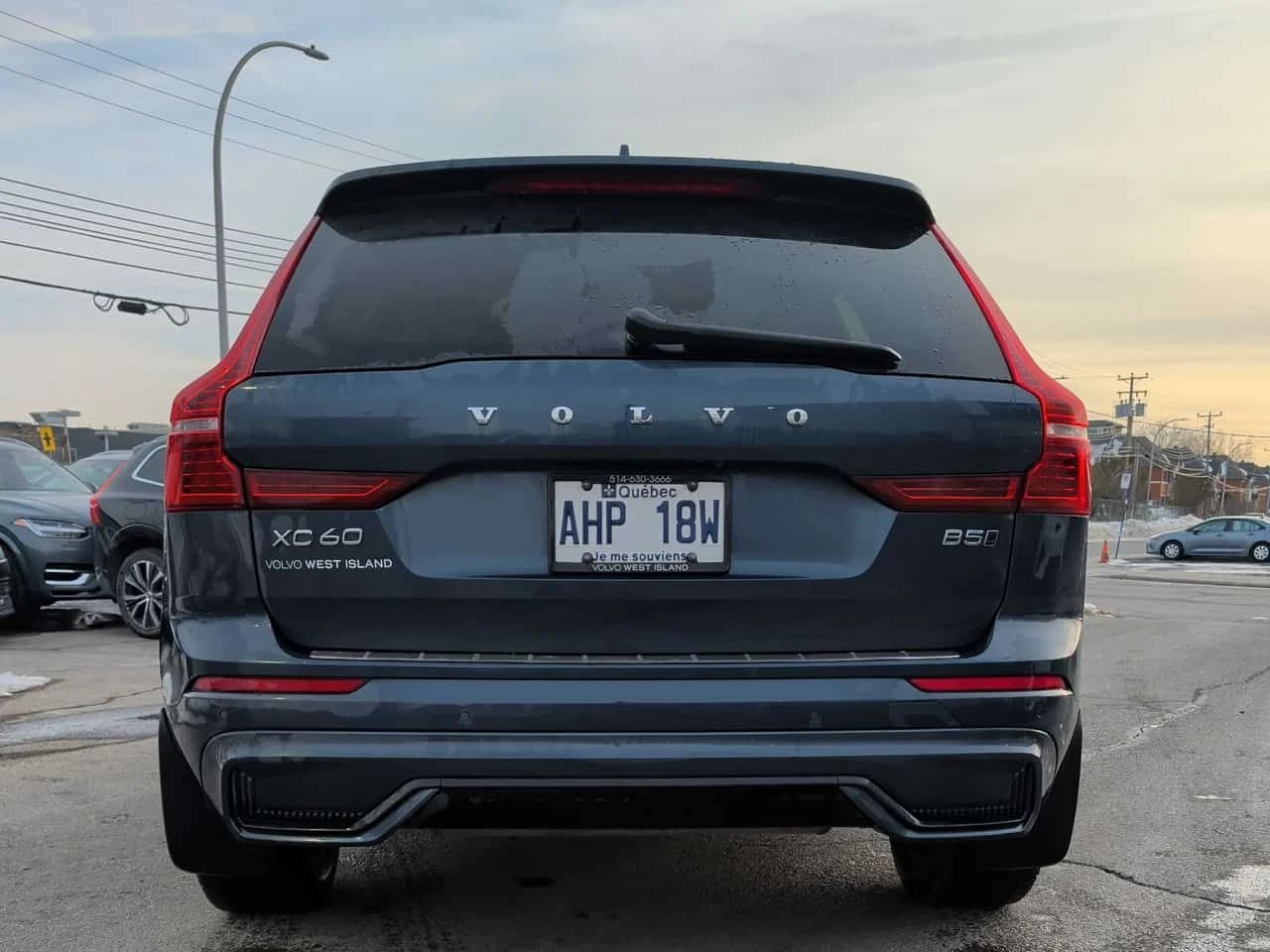 Volvo XC60 Plus Dark Theme/CARFAX/2 ключа/Подгрев/Пано/Клип - изображение 5