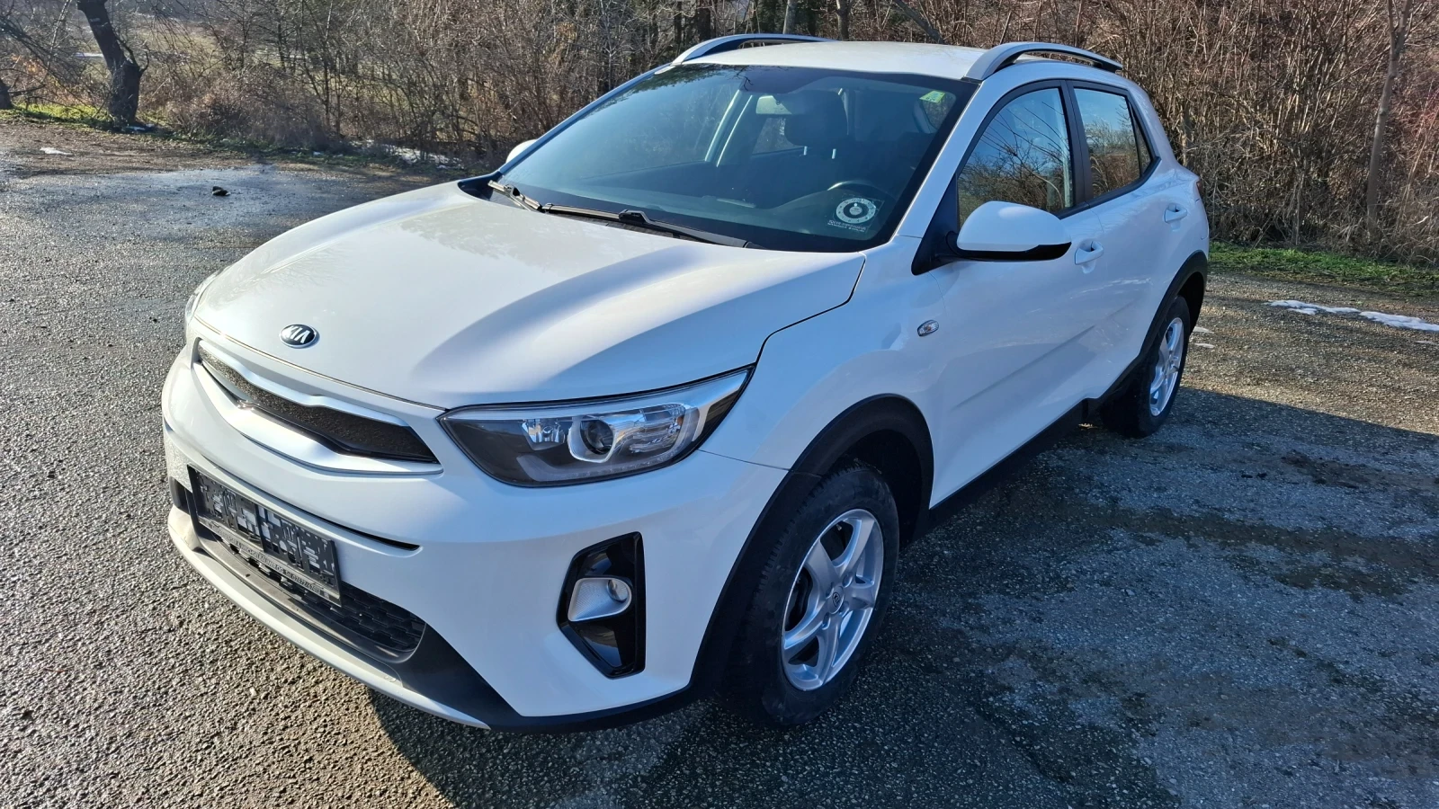 Kia Stonic 1.2i, снимка 3 - Автомобили и джипове - 53821509