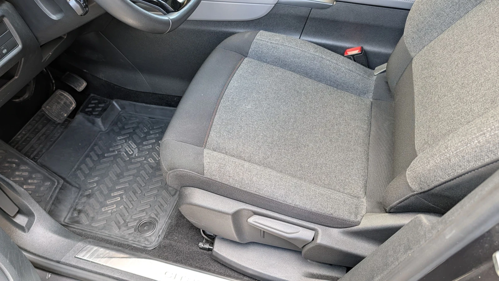 Citroen C5 Aircross 1.6 бензин 181к.с., снимка 13 - Автомобили и джипове - 54026437