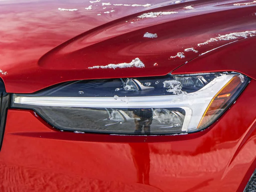 Volvo XC60 * R Design Heated Seats Pano Roof * CARFAX * ЦЕНА , снимка 8 - Автомобили и джипове - 54042693