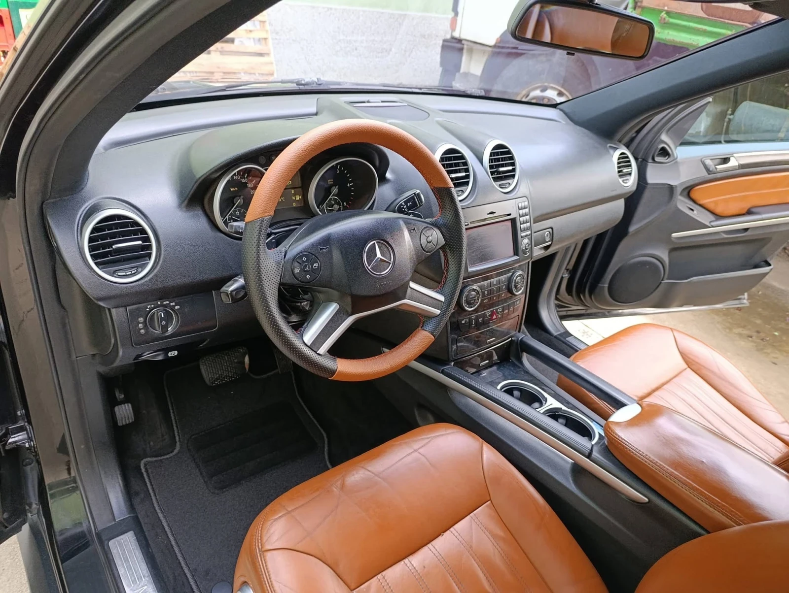 Mercedes-Benz ML 350, снимка 10 - Автомобили и джипове - 54334144