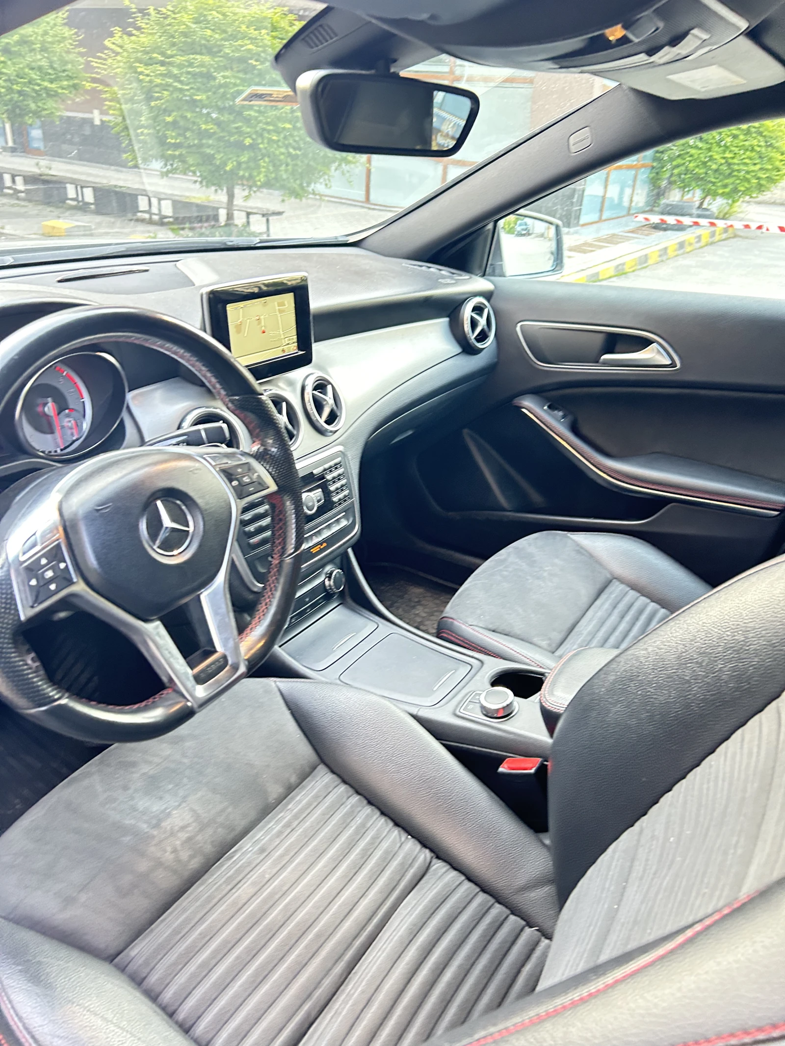 Mercedes-Benz GLA, снимка 2 - Автомобили и джипове - 54620643