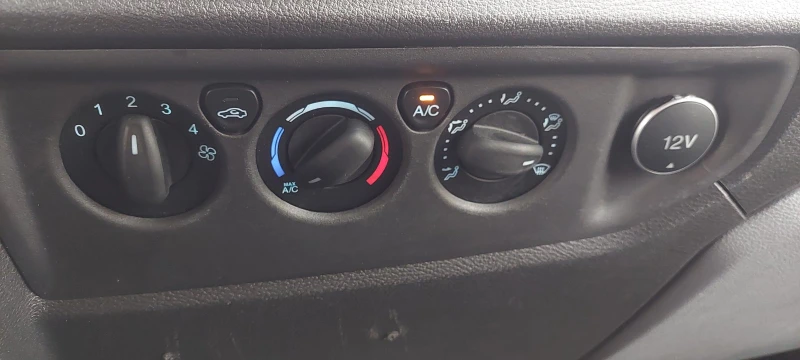 Ford Transit 2.2 TDCI  клима двойна гума, снимка 13 - Бусове и автобуси - 51990323