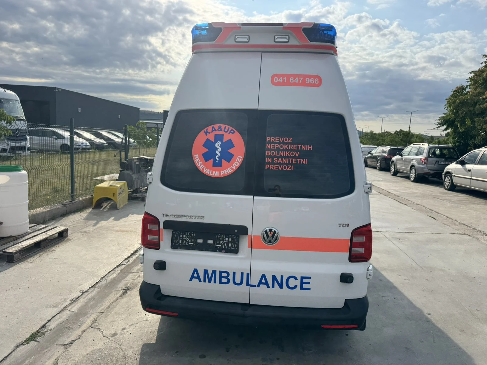 VW Transporter 2.0D AVTOMAT ЛИНЕЙКА, снимка 7 - Бусове и автобуси - 55195075