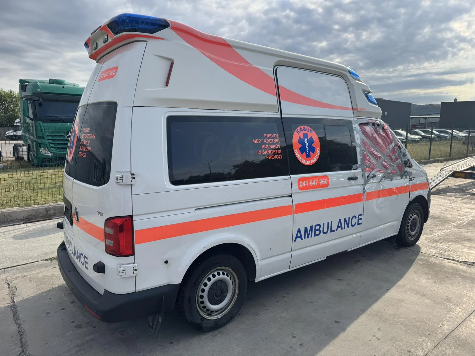 VW Transporter 2.0D AVTOMAT ЛИНЕЙКА, снимка 5 - Бусове и автобуси - 55195075