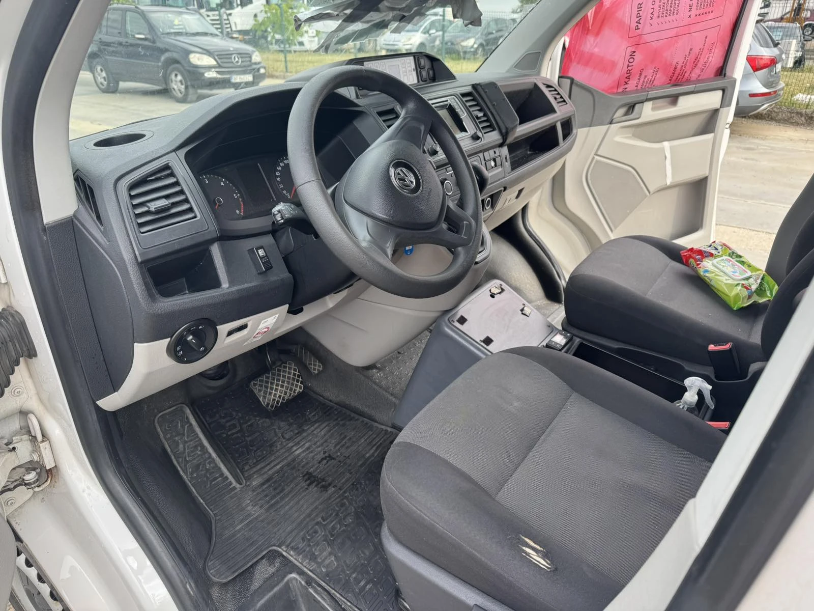 VW Transporter 2.0D AVTOMAT ЛИНЕЙКА, снимка 10 - Бусове и автобуси - 55195075