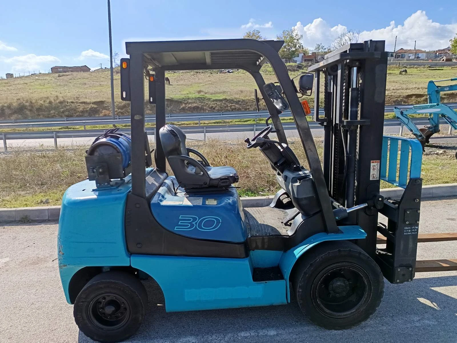  Yale 3   | Mobile.bg   6