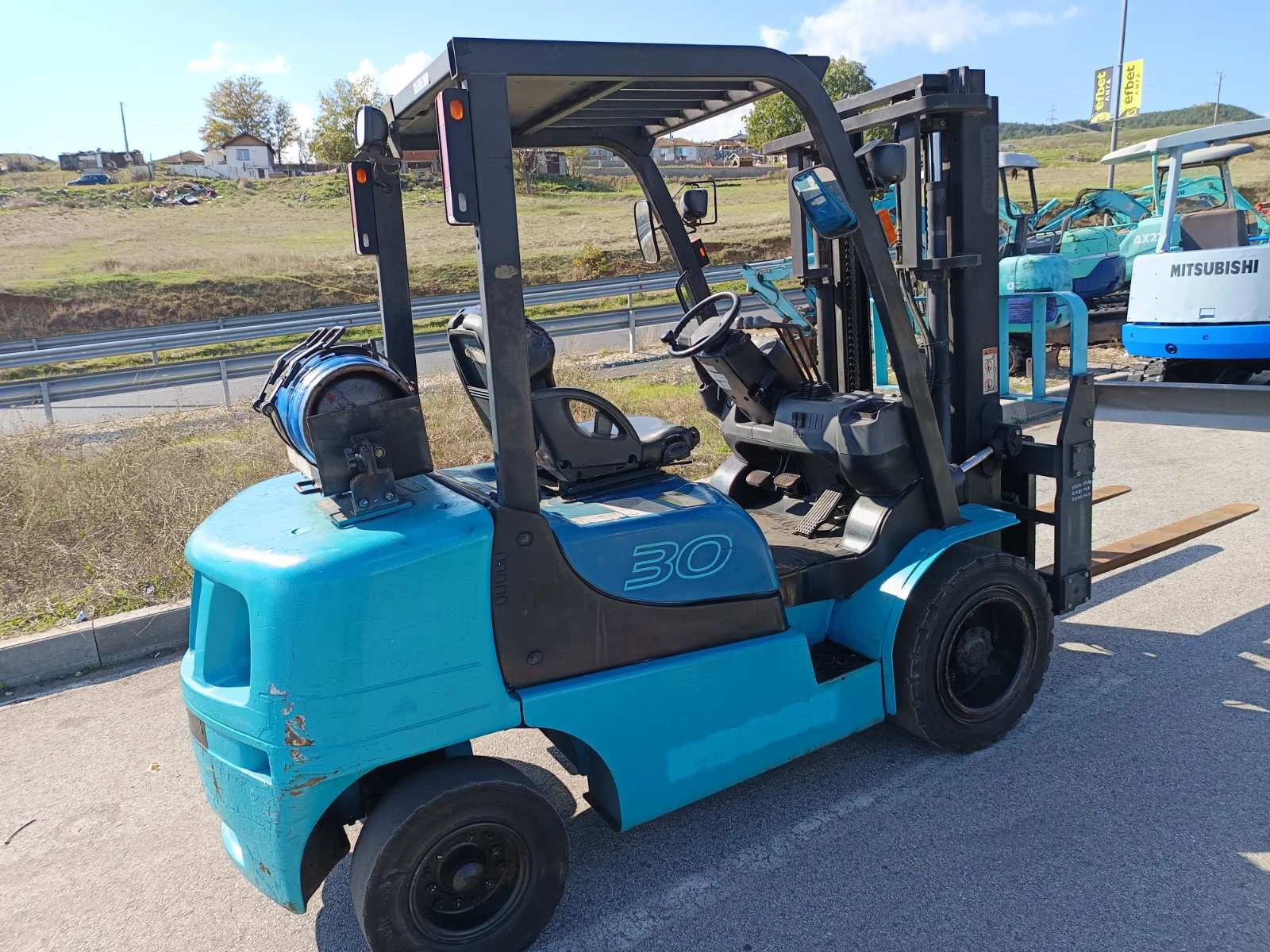  Yale 3   | Mobile.bg   7