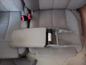 Преден Подлакътник за Фолксваген Пасат 6 , снимка 1