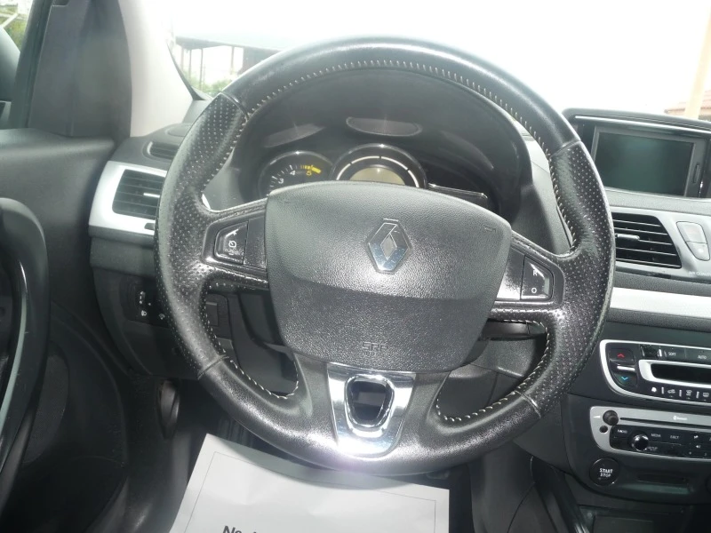 Renault Megane 1.5DCI-LED-KEYLES GO НАВИГАЦИЯ-КАМЕРА, снимка 8 - Автомобили и джипове - 45841352