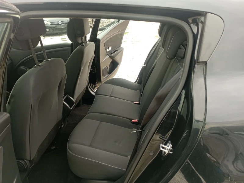 Renault Megane 1.6 ГАЗ, НАВИГАЦИЯ, снимка 8 - Автомобили и джипове - 46152436