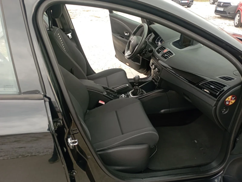 Renault Megane 1.6 ГАЗ, НАВИГАЦИЯ, снимка 10 - Автомобили и джипове - 46152436