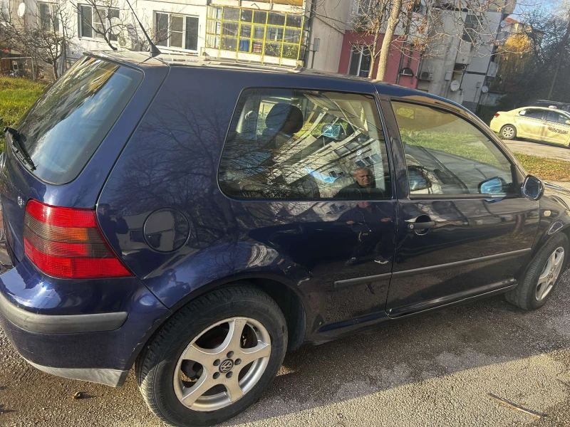 VW Golf, снимка 5 - Автомобили и джипове - 48132535