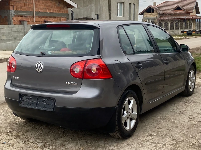 VW Golf 1.9ТЗИ 105К.С. 2005Г.  ПЕРФЕКТНА , снимка 4 - Автомобили и джипове - 48667316