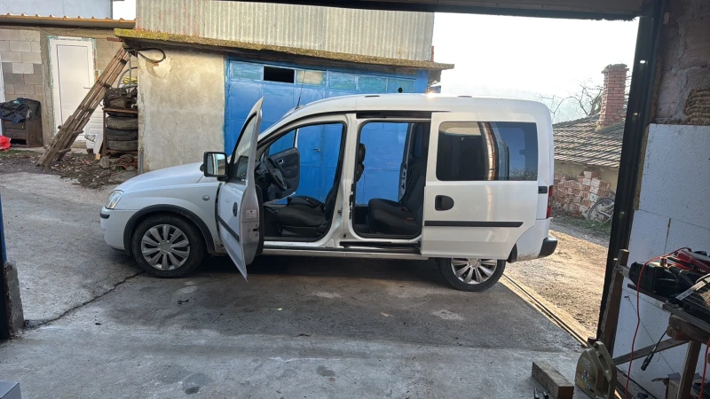 Opel Combo, снимка 1 - Автомобили и джипове - 48683539