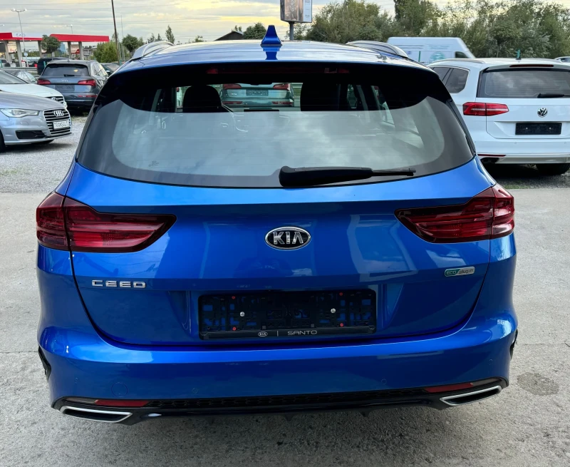 Kia Ceed VISION 1.6 GDI Plug-in Hybrid, снимка 4 - Автомобили и джипове - 52544933