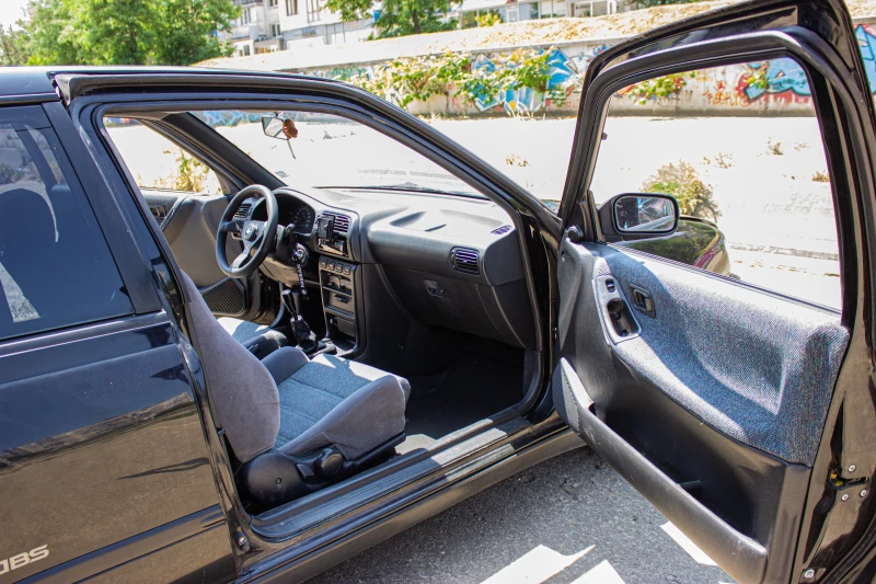 Nissan Sunny 1.6 SR, снимка 11 - Автомобили и джипове - 51992727