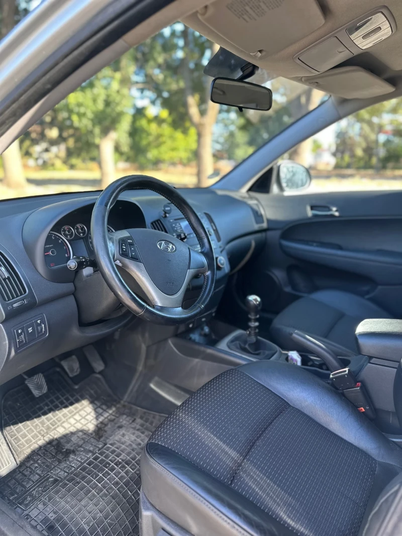 Hyundai I30 1.6i, снимка 13 - Автомобили и джипове - 51784806