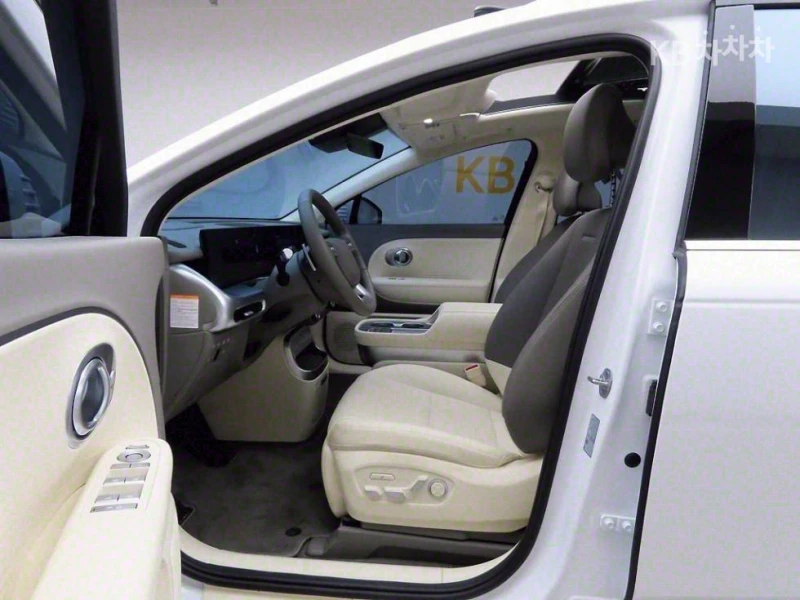 Hyundai Ioniq 9 EV AWD ЛИЗИНГ БЕЗ ПЪРВ.ВН, снимка 10 - Автомобили и джипове - 52650476