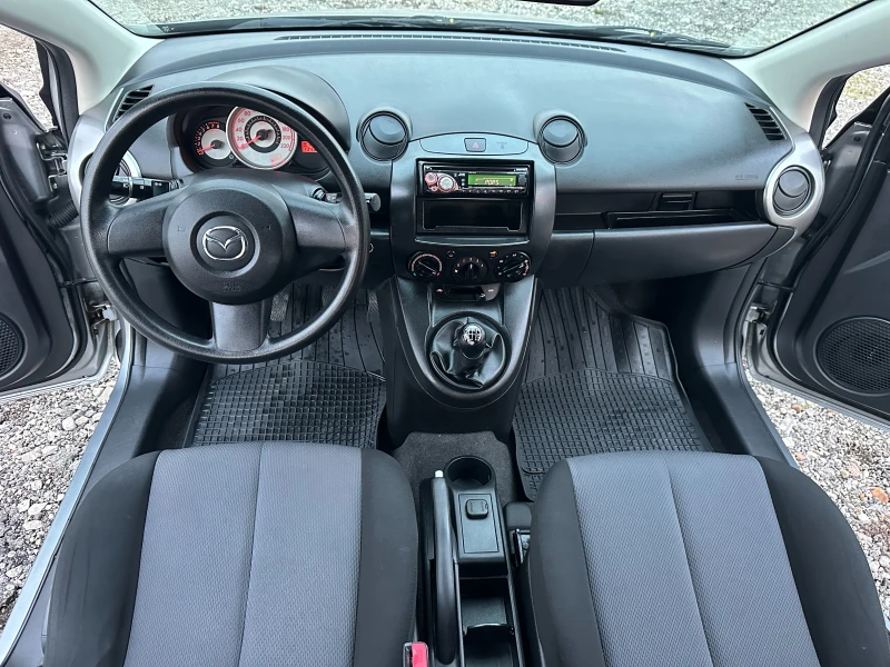 Mazda 2 1.3I 75KC, снимка 10 - Автомобили и джипове - 52753506