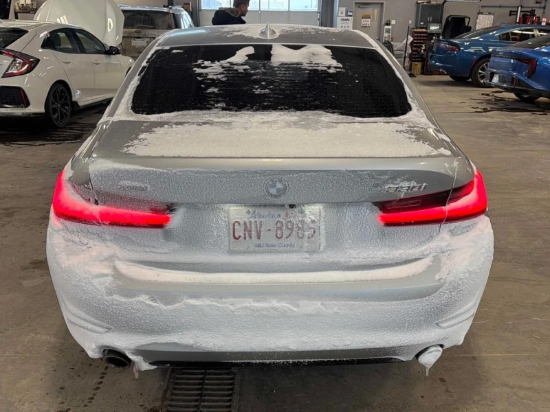 BMW 330 * 330i xDrive * CARFAX * БЕЗ ПЪРВОНАЧАЛНА ВНОСКА, снимка 4 - Автомобили и джипове - 52973524