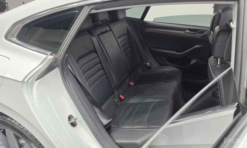 VW Arteon, снимка 12 - Автомобили и джипове - 53043487