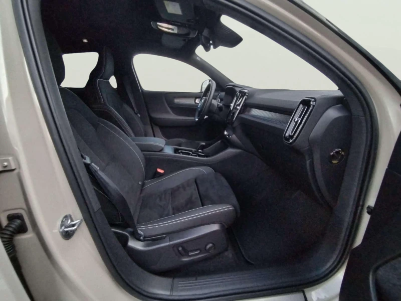 Volvo C40 Twin motor, снимка 9 - Автомобили и джипове - 53046706